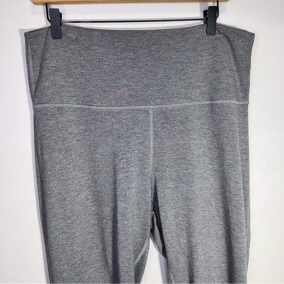 Lululemon Wunder Lounge Super-High-Rise Tight 28"
Heathered Core Medium Grey 14 - Picture 4 of 16